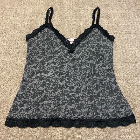 Tops - {Victoria's Secret Angels} Floral Lace Camisole ~ Size Large